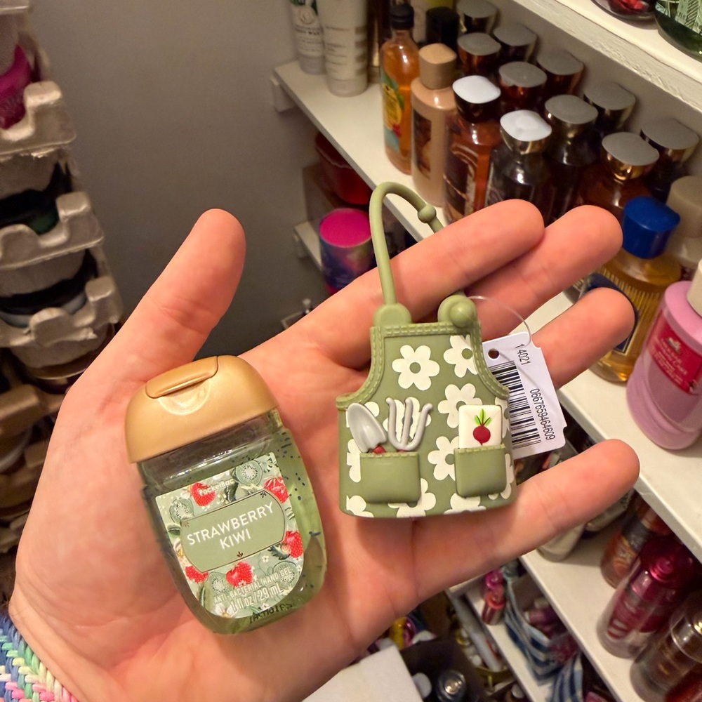 Apron Pocketbac Holder and Sanitizer